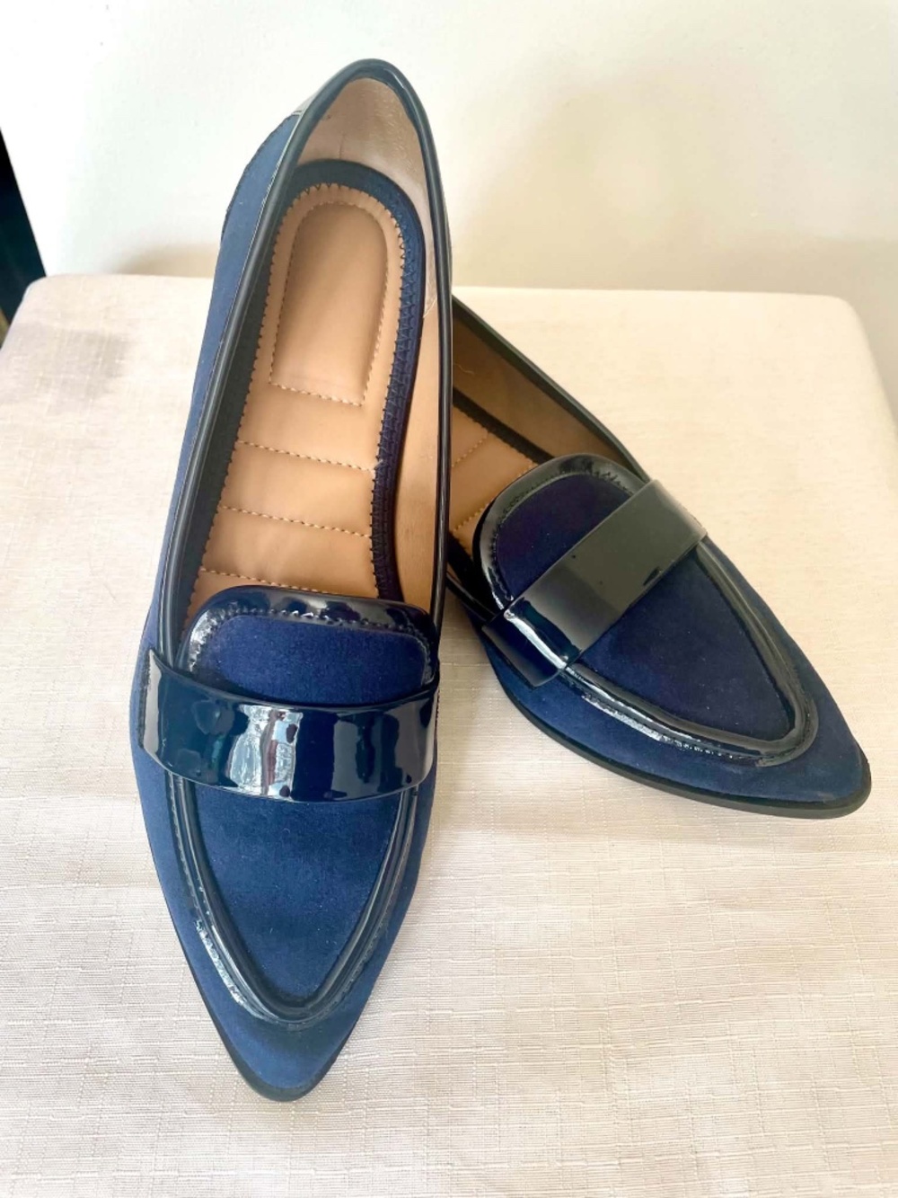 Kelly & Katie 7.5 Navy Blue Suede Pointed Toe Loafers Patent Trim NWOT